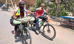 ಭಾರತದ ಮೂಲಕ ಶ್ರೀಲಂಕಾದಿಂದ ನೇಪಾಳಕ್ಕೆ ಸ್ನೇಹಿತರ ಸೈಕಲ್ ಯಾನ