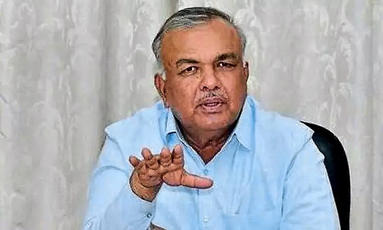 ಸಾರಿಗೆ ನೌಕರರ ಮುಷ್ಕರ: ಅಧಿಕಾರಿಗಳ ಜತೆ ಸಿಎಂ ಚರ್ಚೆ   