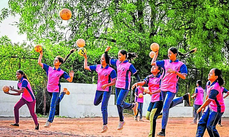 ಶಾಲೆಗಳಲ್ಲೀಗ ದೈಹಿಕ ಶಿಕ್ಷಣಕ್ಕೆ ಕೊಕ್?