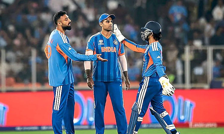 ಮಿಂಚಿದ ಶಿವಂ ದುಬೆ, ವರುಣ್‌ ಚಕ್ರವರ್ತಿ ಡಚ್ಚರಿಗೆ ಸೋಲು; ಭಾರತ ಅಜೇಯ ಓಟ