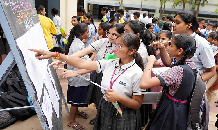 ಎಸ್ಸೆಸ್ಸೆಲ್ಸಿ ಪರೀಕ್ಷೆ ಶುರು: ಮೊದಲ ದಿನ 12,175 ಮಂದಿ ಗೈರು