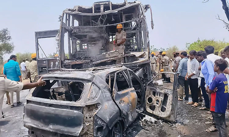 Nine of a family killed in Yadgir road accident after car catches fire