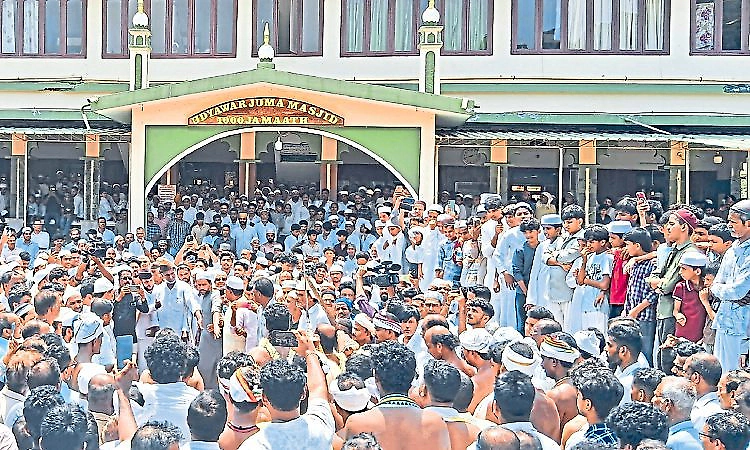 Udyavara temple ritual visit to mosque reflects communal harmony in Manjeshwar
