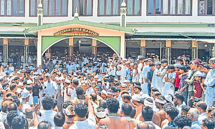 ಸಾವಿರ ಜಮಾಅತ್‌ಗೆ ಉದ್ಯಾವರ ಮಾಡ ಅರಸು ದೈವಗಳ ಭೇಟಿ