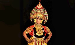 Yakshagana:ವರುಷ ಪೂರ್ತಿ ಯಕ್ಷಗಾನವೇ ಬದುಕು- ಐದೇ ವರುಷದಲ್ಲಿ ಐನೂರು ಕಾರ್ಯಕ್ರಮ!