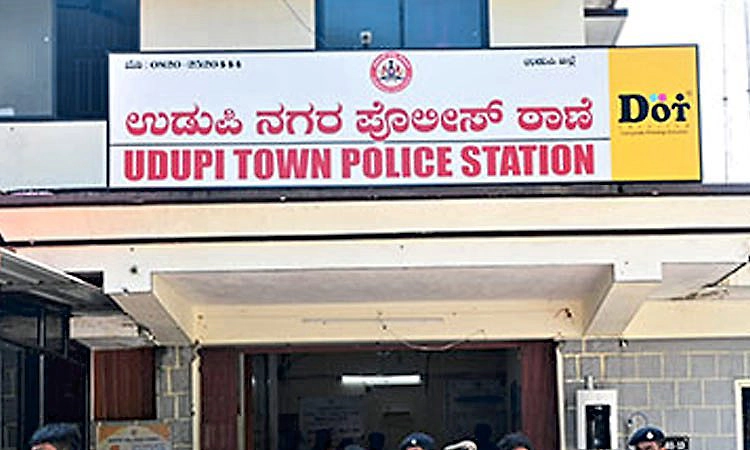 ಗಂಡನ ಲಾಕರ್‌ ಕೀ ಕದ್ದು 23 ಲಕ್ಷ ರೂ ಮೌಲ್ಯದ ಚಿನ್ನ ಎಗರಿಸಿದ ಪತ್ನಿ: ದೂರು