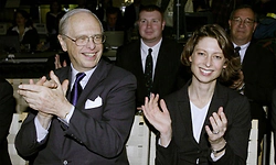 Johnson v/s Johnson: ಅಂದು 18 ಲಕ್ಷ ಕೋಟಿ ರೂ. ಆಸ್ತಿಗಾಗಿ ತಂದೆ-ಮಗಳ ನಡುವೆ ಕಲಹ!