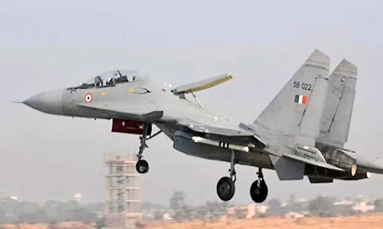 ಪುಣೆ ವಿಮಾನ ನಿಲ್ದಾಣದಲ್ಲಿ ಸುಖೋಯ್‌ ತುರ್ತು ಭೂಸ್ಪರ್ಶ