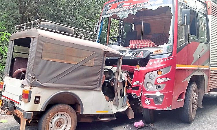 Two women killed, several injured in jeep-lorry collision near Kollur