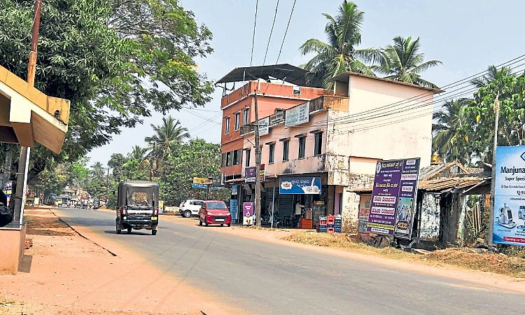 Katipalla: ನೀರು ಹರಿಯಲು ತೋಡೇ ಇಲ್ಲ!