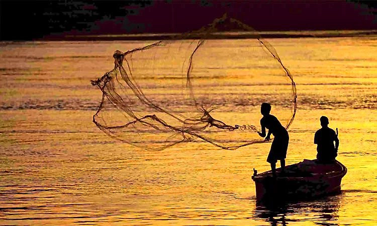 ಬಿರುಗಾಳಿ ಸಾಧ್ಯತೆ: ಮೀನುಗಾರರಿಗೆ ಮುನ್ನೆಚ್ಚರಿಕೆ