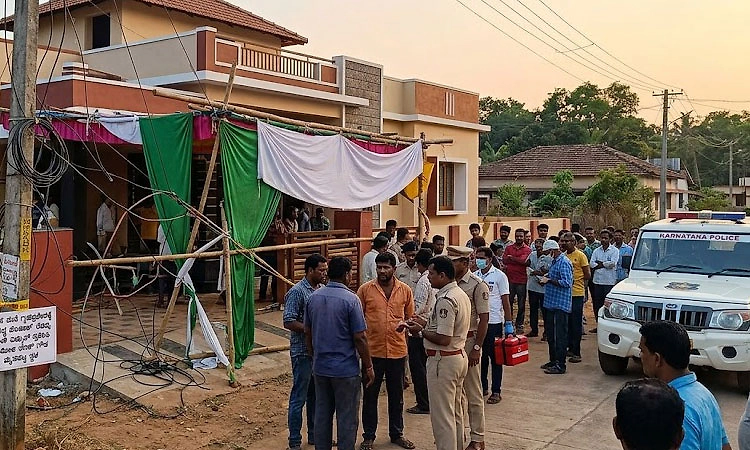 ಕಾರವಾರ: ಪೆಂಡಾಲ್‌ ತೆಗೆಯುವ ವೇಳೆ ವಿದ್ಯುತ್ ಸ್ಪರ್ಶ, ವ್ಯಕ್ತಿ ಸಾವು