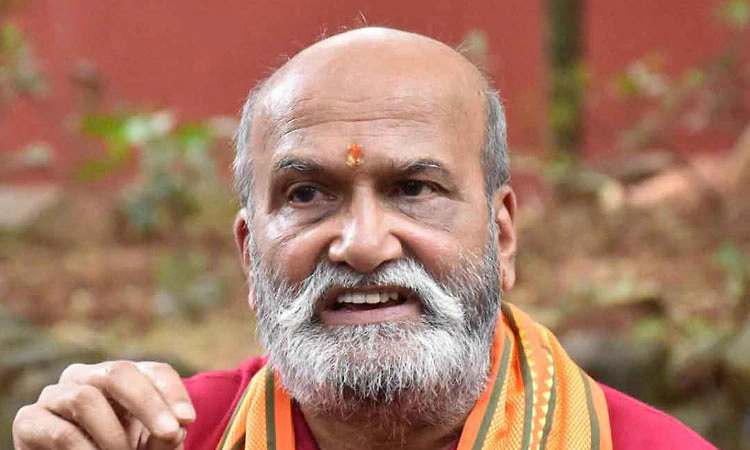 ಆರ್ ಎಸ್ ಎಸ್ ಬಗ್ಗೆ ಎಚ್ಚರಿಕೆಯಿಂದ ಮಾತಾಡಿ: ಪ್ರಿಯಾಂಕ್ ಖರ್ಗೆಗೆ ಮುತಾಲಿಕ್ ತಾಕೀತು