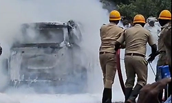 Vijayapura: ಆಕಸ್ಮಿಕ ಬೆಂಕಿ: ಸ್ಕಾರ್ಪಿಯೋ ಕಾರು ಸುಟ್ಟು ಭಸ್ಮ