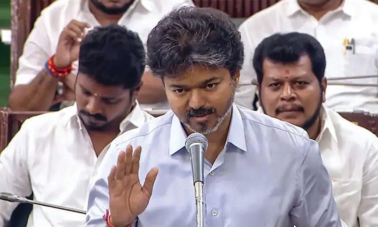 Tamil Nadu: ಕರುಣಾನಿಧಿ ಹೆಸರಿಗೆ ಗೌರವ ನೀಡದ ಸಚಿವ, ಸದನದಲ್ಲೇ ಕ್ಷಮೆಯಾಚಿಸಿದ ಸಿಎಂ ವಿಜಯ್