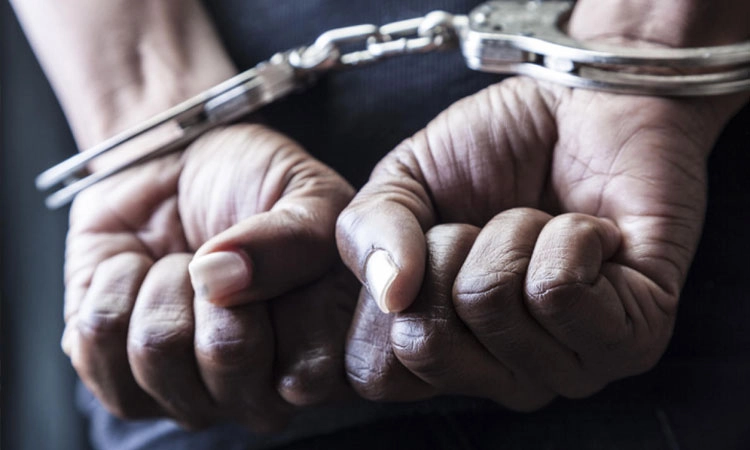 Arrested: ಕಾರಿನಲ್ಲಿ 22 ಕೆ.ಜಿ. ಗಾಂಜಾ ಸಾಗಣೆ: ಚಾಲಕನ ಬಂಧನ