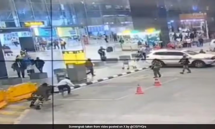 Man held for trying to attack taxi drivers at Bengaluru airport with knife
