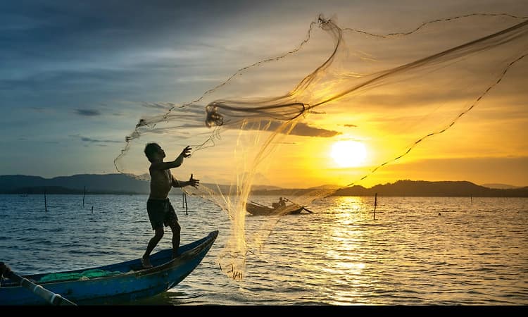 Deep-sea fishing boat sinks off Malpe coast; six crew members rescued