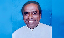 Kampli: ಪಾತ್ರ ಮುಗಿಸಿದ ರಂಗಭೂಮಿ ಕಲಾವಿದ ಬೂದಗುಂಪಿ ಹುಸೇನ್ ಸಾಹೇಬ್