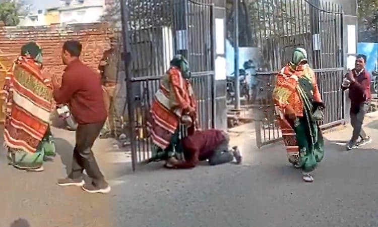 Video: ಹೆಂಡತಿ ಬೇಕೆಂದು ಅತ್ತೆಯ ಕಾಲು ಹಿಡಿದು ನಡುರಸ್ತೆಯಲ್ಲೇ ಗೋಗರೆದ ಅಳಿಯ