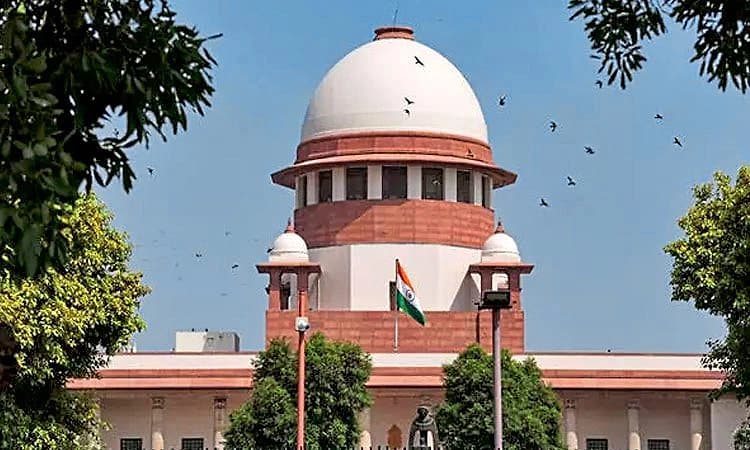 ಕೊನೇ ಓವರ್‌ಗೆ ಸಿಕ್ಸರ್‌: ನಿವೃತ್ತಿ ವೇಳೆ ಜಡ್ಜ್‌ಗಳ ವರ್ತನೆಗೆ ಸುಪ್ರೀಂ ಟೀಕೆ