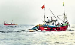 ಅಳಿವೆ ಬಾಗಿಲಿನಲ್ಲಿ ಹೂಳು; ಸರಕಾರ ಕೇಳುತ್ತಿಲ್ಲ ಮೀನುಗಾರರ ಗೋಳು!