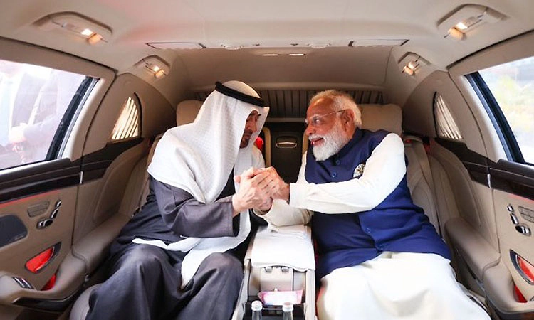 UAE president Al Nahyan arrives in India