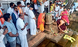 Kundapura: ಮರವಂತೆಯ ಶ್ರೀ ವರಾಹ ಮಹಾರಾಜ ಸ್ವಾಮಿ ದೇವಸ್ಥಾನದಲ್ಲಿ ವಿಶಿಷ್ಟವಾದ "ಆಭಾರಿ ಸೇವೆ"