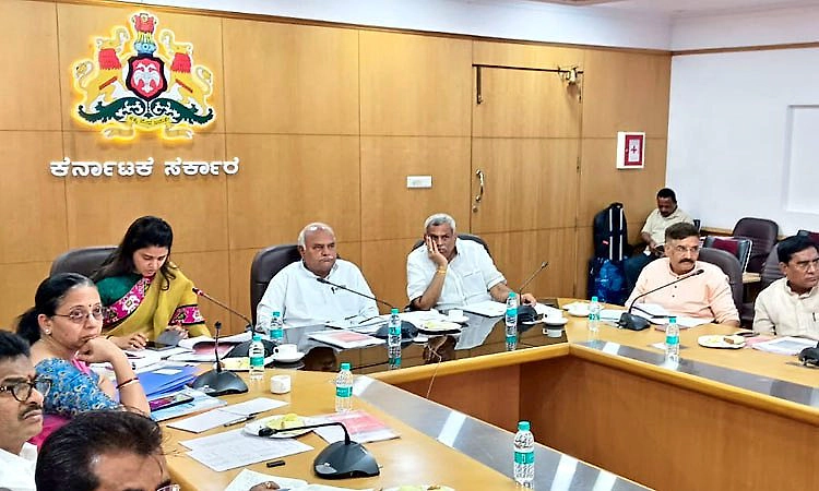 ಅಂತಿಮ ಹಂತದಲ್ಲಿ 2025-30 ಜವಳಿ ನೀತಿ; ಕೈಮಗ್ಗ ಉತ್ತೇಜನಕ್ಕೂ ವಿಶೇಷ ಆದ್ಯತೆ: ಸಚಿವ ಪಾಟೀಲ