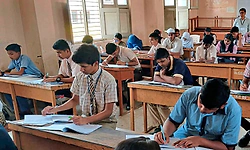 Bagalkot : ಎಸ್ಸೆಸ್ಸೆಲ್ಸಿಯಲ್ಲಿ 625 ಅಂಕ ಪಡೆದರೆ 5 ಗ್ರಾಂ ಚಿನ್ನದ ಪದಕ  