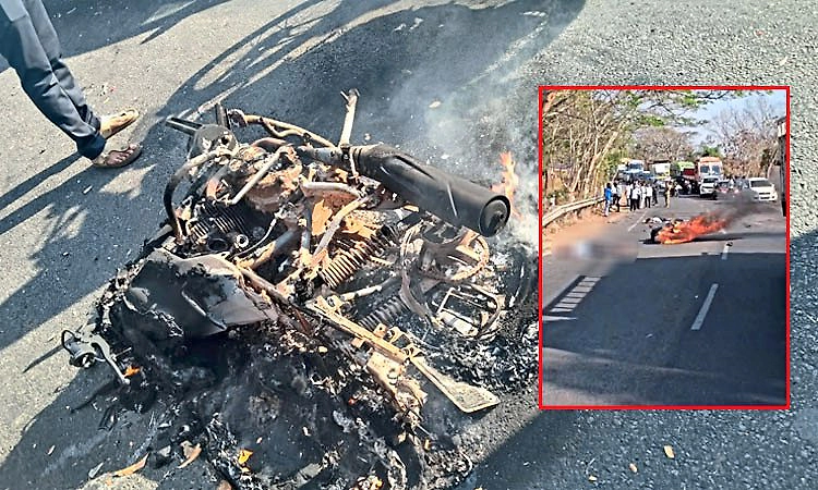 Hunsur: ಲಾರಿ ಬೈಕ್ ಮುಖಾಮುಖಿ ಡಿಕ್ಕಿಯಾಗಿ ಇಬ್ಬರ ಸಾವು; ಹೊತ್ತಿ ಉರಿದ ಬೈಕ್