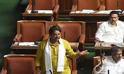 ‘ಗಾಲ್ಫ್‌ ಕ್ಲಬ್‌’ ಟೀಕೆಗೆ ಆರ್‌.ಅಶೋಕ್‌ ಬಳಿ ಓಡಿ ಬಂದ ಐಎಎಸ್‌ ತಂಡ!