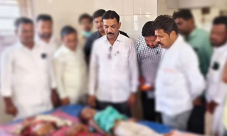 ಸಮುದಾಯ ಭವನದ ನಾಮಫಲಕ ಬಿದ್ದು ಇಬ್ಬರು ಮಕ್ಕಳ ಸಾವು