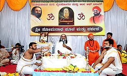 Bailhongal: ಮೂರು ಸಾವಿರಮಠದಲ್ಲಿ ಸೋಮನಾಥ ಜ್ಯೋತಿರ್ಲಿಂಗ ದರ್ಶನ: ಸಾವಿರಾರು ಭಕ್ತರ ಆಗಮನ