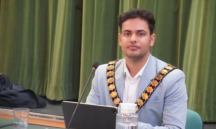 23-year-old Indian becomes mayor in Britain; first in history