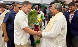 ರಾಹುಲ್ ಗಾಂಧಿ ಸಿಕ್ಕಿದರೂ ಕೇರಳದಲ್ಲಿ ‘ಕೈ’ಗೂಡದ ನಾಯಕತ್ವ ಮಾತುಕತೆ!
