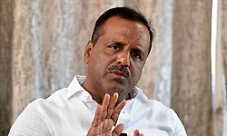 ಅಂತಾರಾಷ್ಟ್ರೀಯ ಕಂಪನಿ ಹೆಸರಲ್ಲಿ ನಕಲಿ ಔಷಧ ದಂಧೆ: ಯು.ಟಿ ಖಾದರ್‌