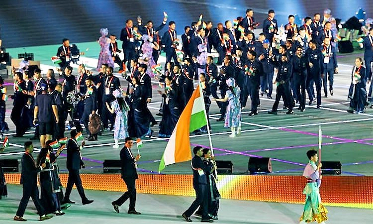 Japan: ಏಷ್ಯನ್ ಕ್ರೀಡಾಕೂಟಕ್ಕೆ ಚಾಲನೆ: ಧ್ವಜಧಾರಿಗಳಾದ ಮನು ಬಾಕರ್-‌ ಪವನ್‌ ಸೆಹ್ರಾವತ್‌