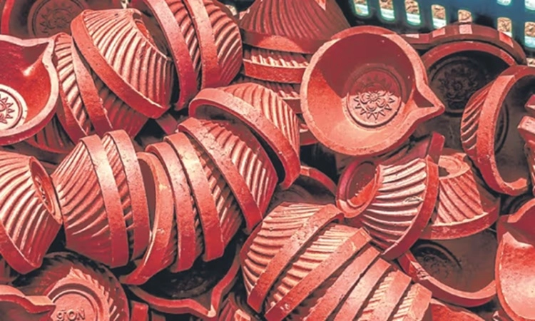 Festive shopping frenzy grips Udupi ahead of Deepavali