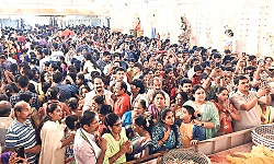 Mangaluru: Heavy rush of Devotees at Kudroli Temple for Mangaluru Dasara