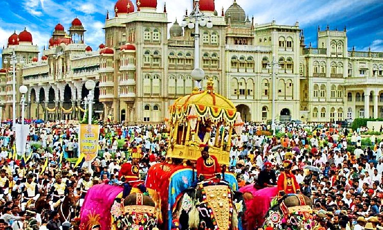 ನಾಳೆ ವಿಶ್ವವಿಖ್ಯಾತ ಮೈಸೂರು ದಸರೆ ಜಂಬೂಸವಾರಿ -ಮೆರವಣಿಗೆಗೆ ಸಿಎಂ, ಡಿಸಿಎಂ ಚಾಲನೆ