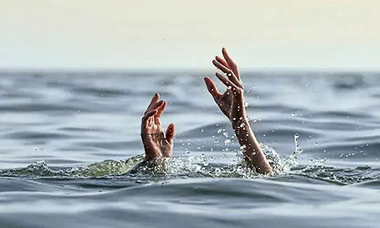 Honnavar: ಅಲೆಗಳ ಅಬ್ಬರಕ್ಕೆ ಮಗುಚಿದ ಪಾತಿ ದೋಣಿ: ಸಹೋದರರಿಬ್ಬರು ನೀರುಪಾಲು