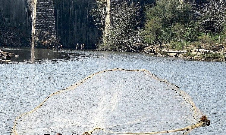 Uppunda: ಮೀನುಗಾರಿಕೆ ನಡೆಸುತ್ತಿದ್ದಾಗ ನೀರಿಗೆ ಬಿದ್ದು ಸಾವು