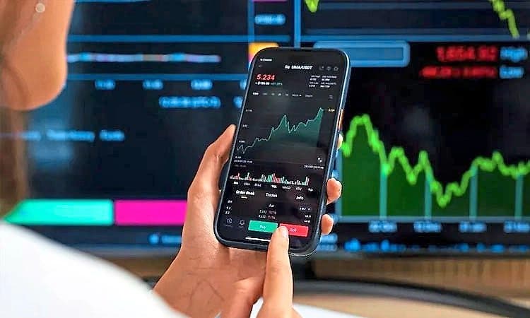 ಷೇರು ಮಾರುಕಟ್ಟೆ ರೀಲ್ಸ್‌ ಓಪನ್‌ ಮಾಡಿ 13 ಲಕ್ಷ ರೂ.ಕಳೆದುಕೊಂಡ ಯುವಕ 