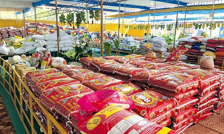 Udupi: 1.96 ಲಕ್ಷ ತೆಂಗಿನಕಾಯಿ, 42 ಟನ್‌ ಬೆಲ್ಲ!