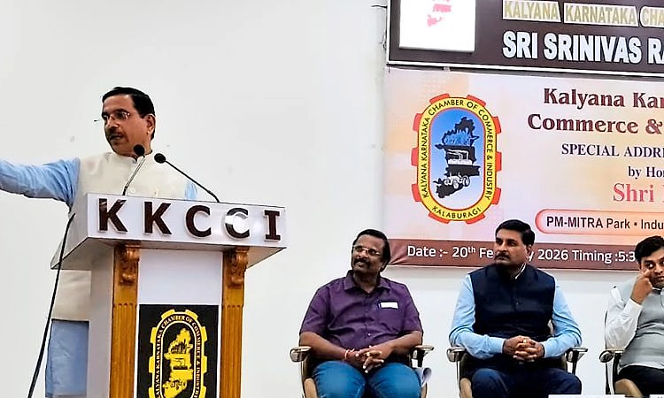 ಪ್ರಧಾನಿ ಮೋದಿ ನೇತೃತ್ವದಲ್ಲಿ ದುರ್ಬಲ ಭಾರತವೀಗ ಬಲಿಷ್ಠವಾಗಿದೆ: ಕೇಂದ್ರ ಸಚಿವ ಜೋಶಿ