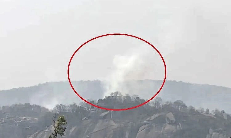 Chhattisgarh: ಬೆಟ್ಟಕ್ಕೆ ಅಪ್ಪಳಿಸಿದ ಖಾಸಗಿ ವಿಮಾನ; ಸಾವುನೋವು ಶಂಕೆ