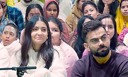 Vrindavan: ಪತ್ನಿ ಅನುಷ್ಕಾ ಶರ್ಮಾ ಜೊತೆಗೆ ವೃಂದಾವನಕ್ಕೆ ಭೇಟಿ ನೀಡಿದ ವಿರಾಟ್‌ ಕೊಹ್ಲಿ