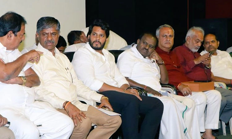 ಜೆಡಿಎಸ್ ಬಲವರ್ಧನೆಗೆ ಎಚ್.ಡಿ.ಕುಮಾರಸ್ವಾಮಿ ಸಭೆ: ಪದಾಧಿಕಾರಿಗಳ ಆಯ್ಕೆಗೆ 10 ದಿನ ಗಡುವು