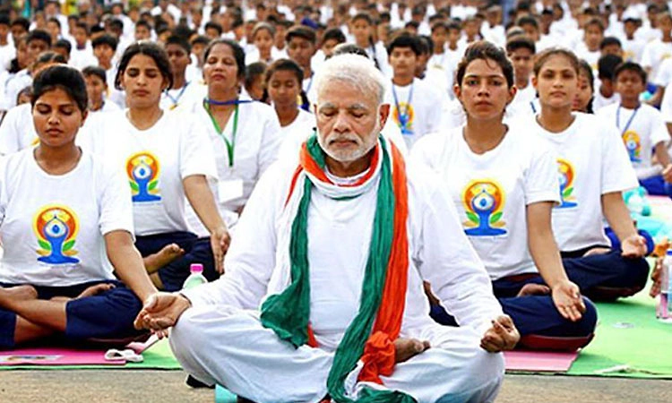 Yoga Day: ಕೋಲ್ಕತಾದಲ್ಲಿಂದು 35000+ ಜನರ ಜತೆಗೆ ಮೋದಿ ‘ಯೋಗ’